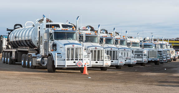 Pipelayers, pumping units and Peterbilts - buying and selling oil and gas equipment at Ritchie Bros. | Ritchie Bros. Auctioneers